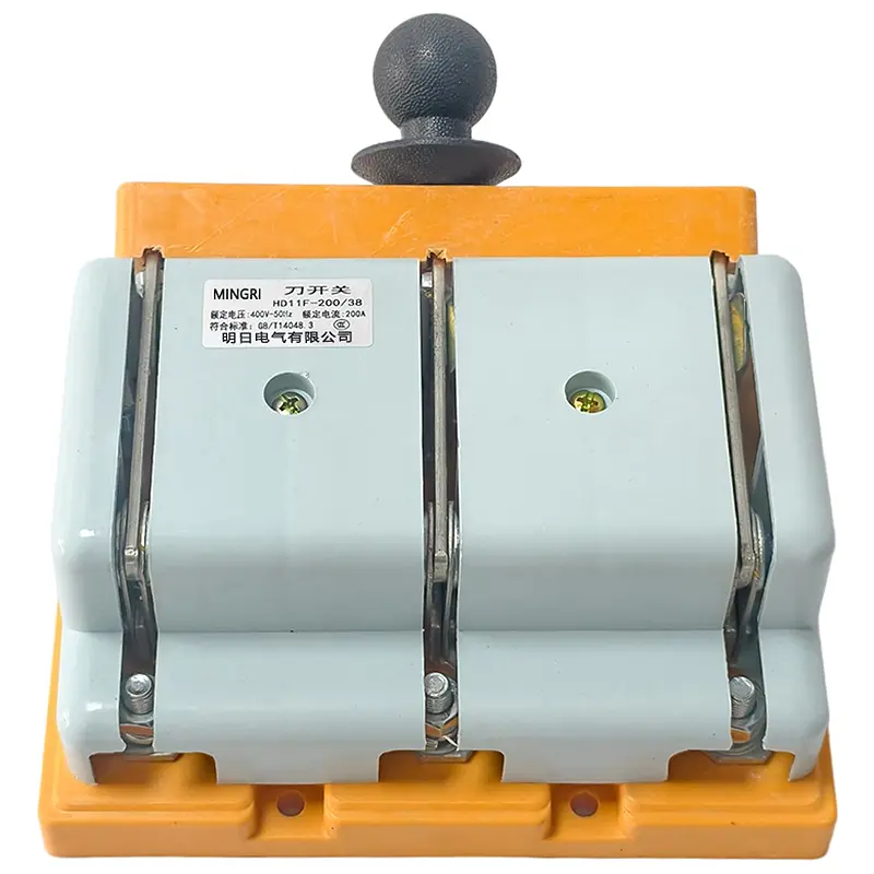 HD11F-Single-Throw-Knife-Switch-(3)