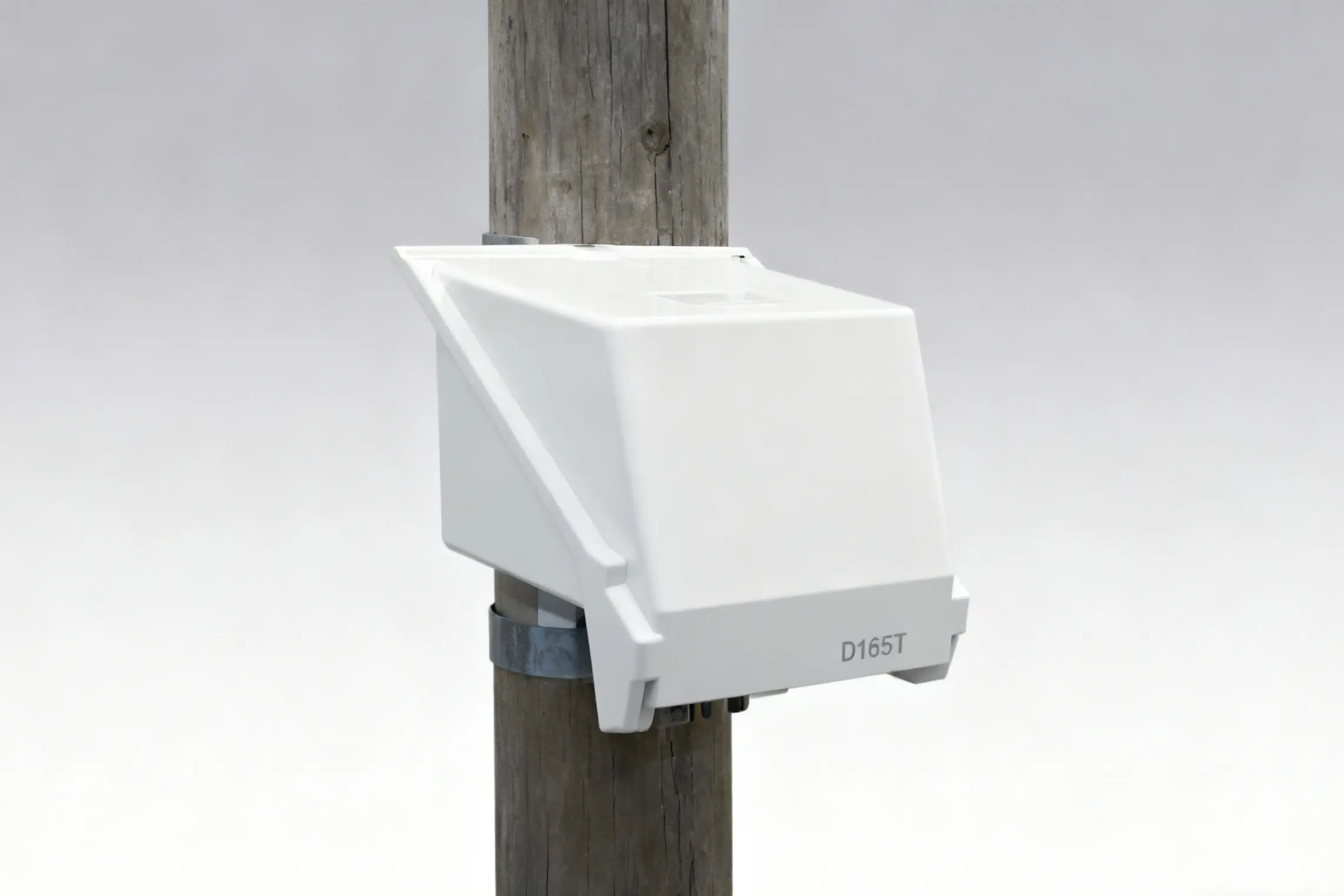 D165T Pole-Mounted Circuit Breaker Enhances Safety for Outdoor Low-Voltage Distribution Networks